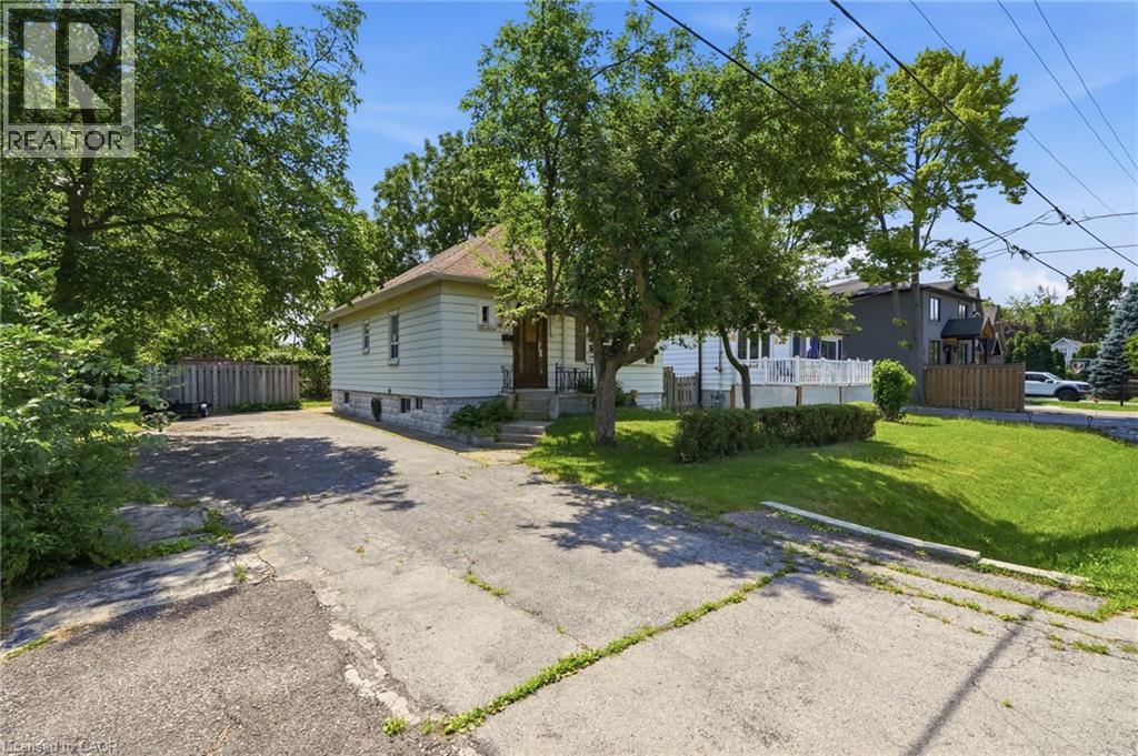 188 Troy Street, Mississauga, Ontario  L5G 1S7 - Photo 2 - 40850117