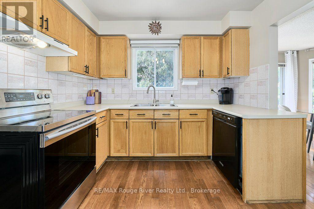 939 Catskill Drive, Oshawa, Ontario  L1J 8J9 - Photo 15 - E13630536