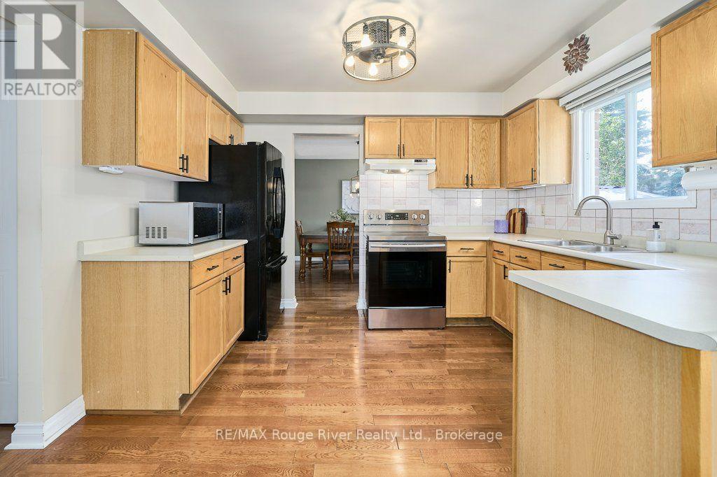 939 Catskill Drive, Oshawa, Ontario  L1J 8J9 - Photo 13 - E13630536