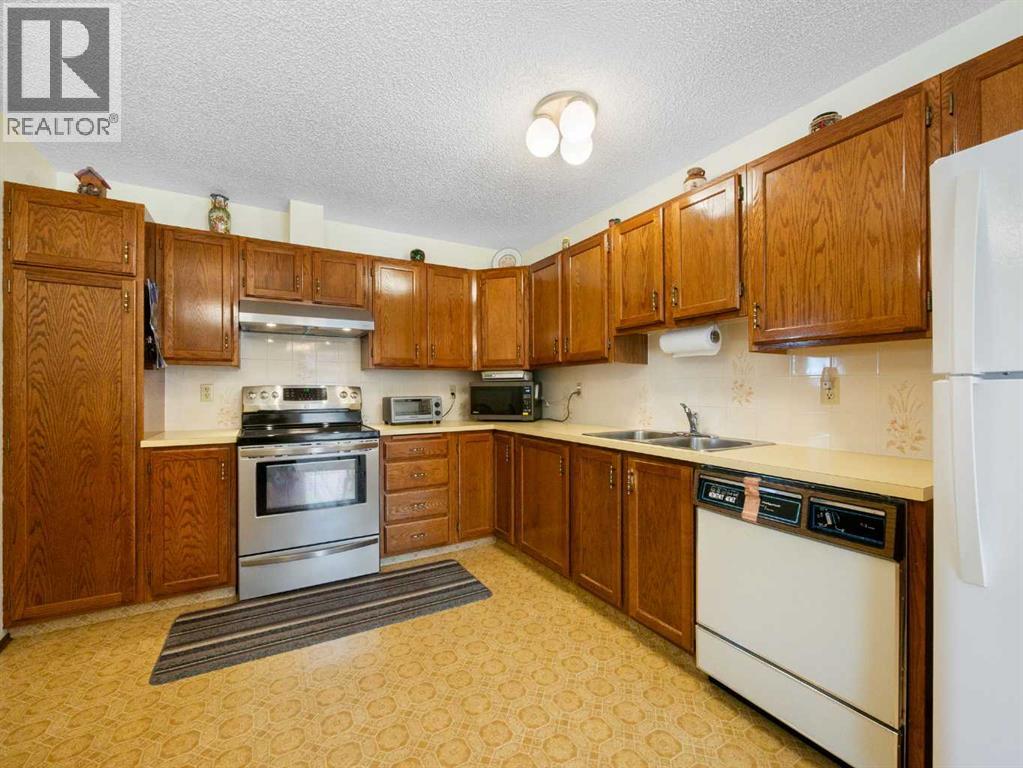 1620 47 Street SW, Calgary, Alberta  T3C 2C8 - Photo 6 - A2334156