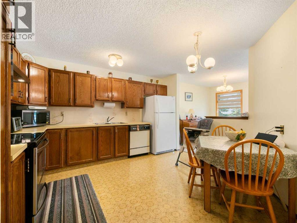 1620 47 Street SW, Calgary, Alberta  T3C 2C8 - Photo 5 - A2334156