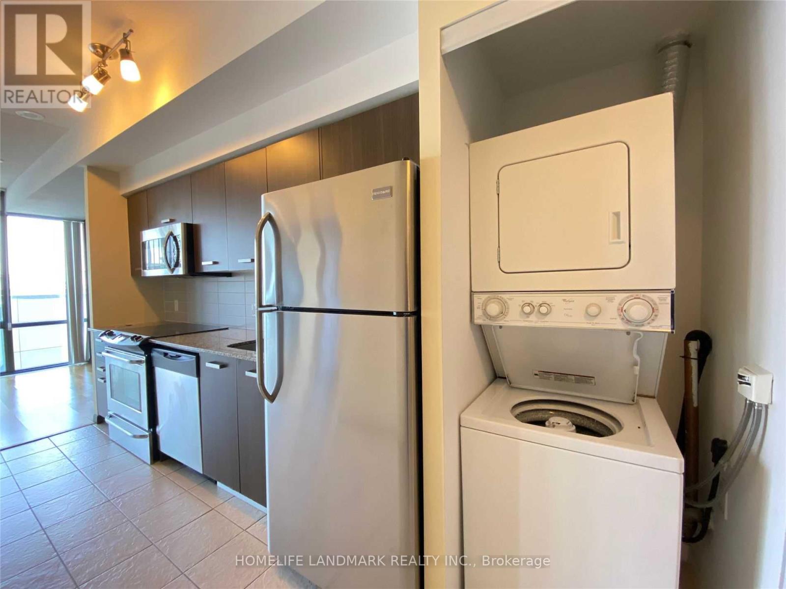 1601 - 832 Bay Street, Toronto, Ontario  M5S 1Z6 - Photo 4 - C13630800