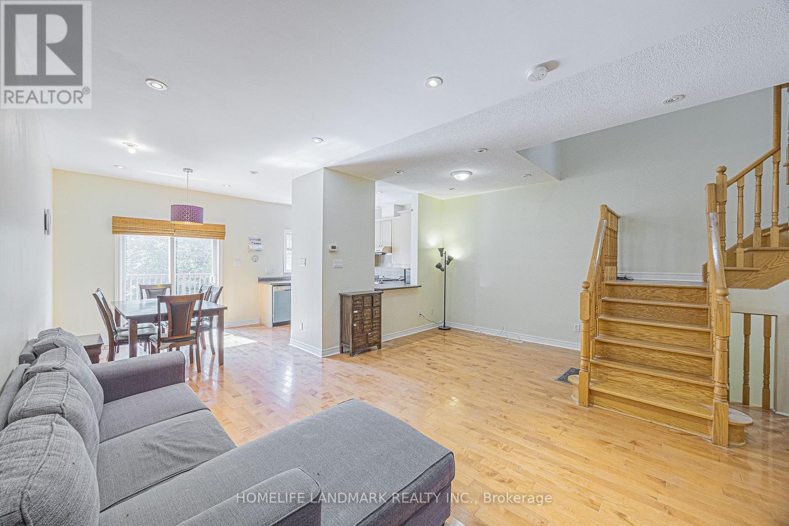 38 Romance Drive, Richmond Hill, Ontario  L4S 2R7 - Photo 8 - N13630804