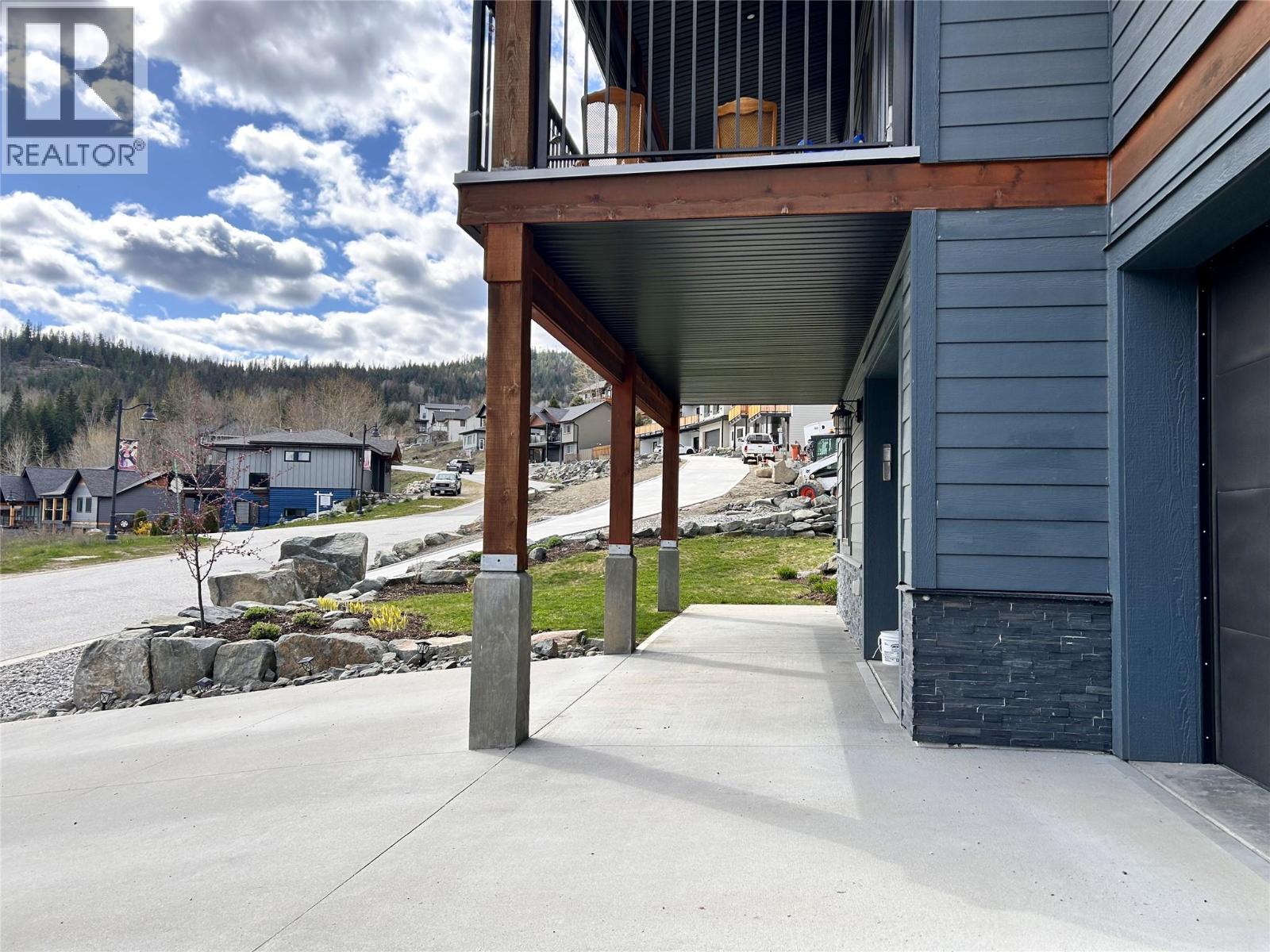 944 Redstone Drive, Rossland, British Columbia  V0G 1Y0 - Photo 5 - 10384040