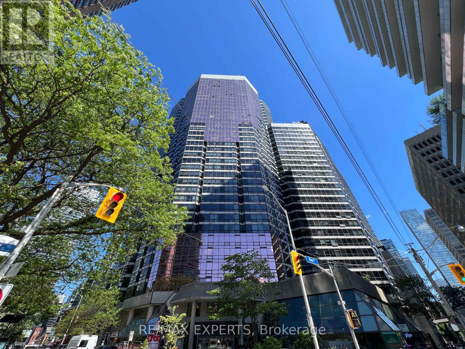 2218 - 1001 BAY STREET, Toronto, Ontario