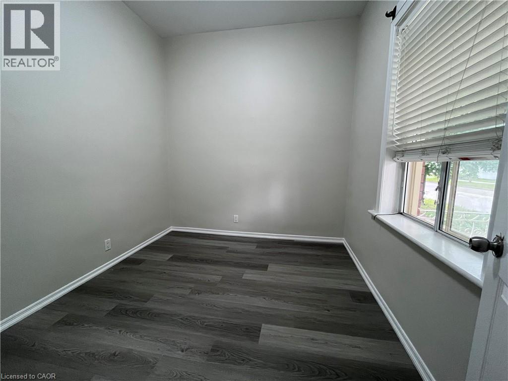 36 Pearl Street, Brantford, Ontario  N3T 3N6 - Photo 10 - 40852860