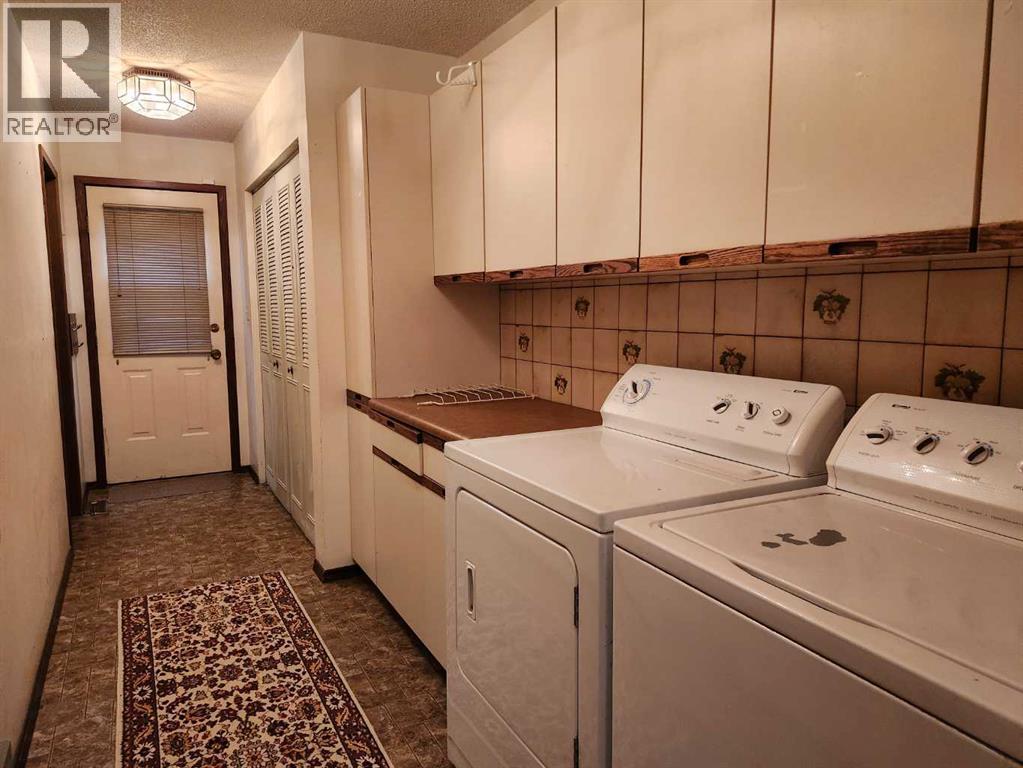 201 Huntington Park, Drumheller, Alberta  T0J 0Y6 - Photo 14 - A2316542
