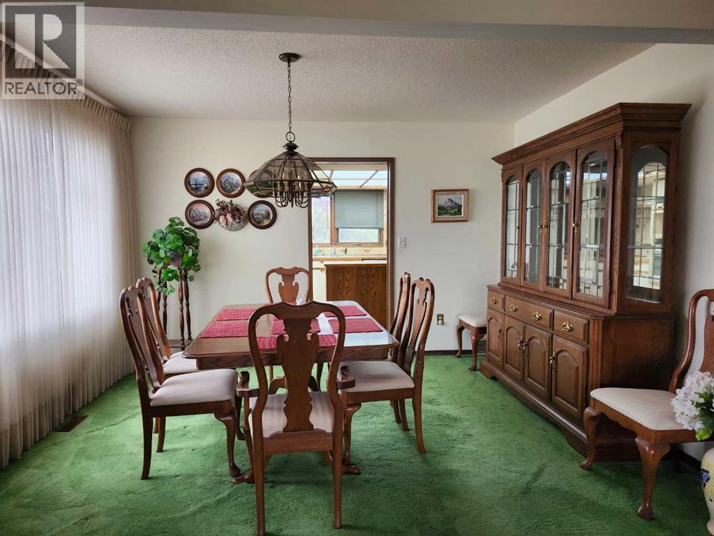 201 Huntington Park, Drumheller, Alberta  T0J 0Y6 - Photo 6 - A2316542