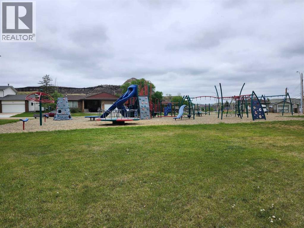 201 Huntington Park, Drumheller, Alberta  T0J 0Y6 - Photo 42 - A2316542