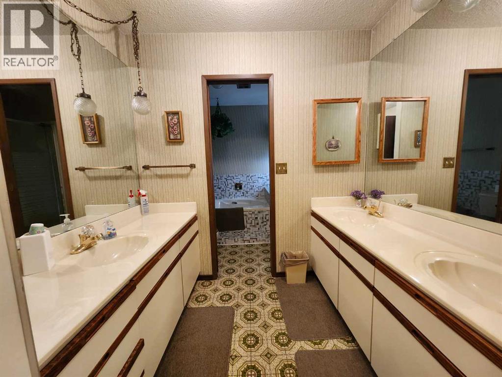 201 Huntington Park, Drumheller, Alberta  T0J 0Y6 - Photo 30 - A2316542