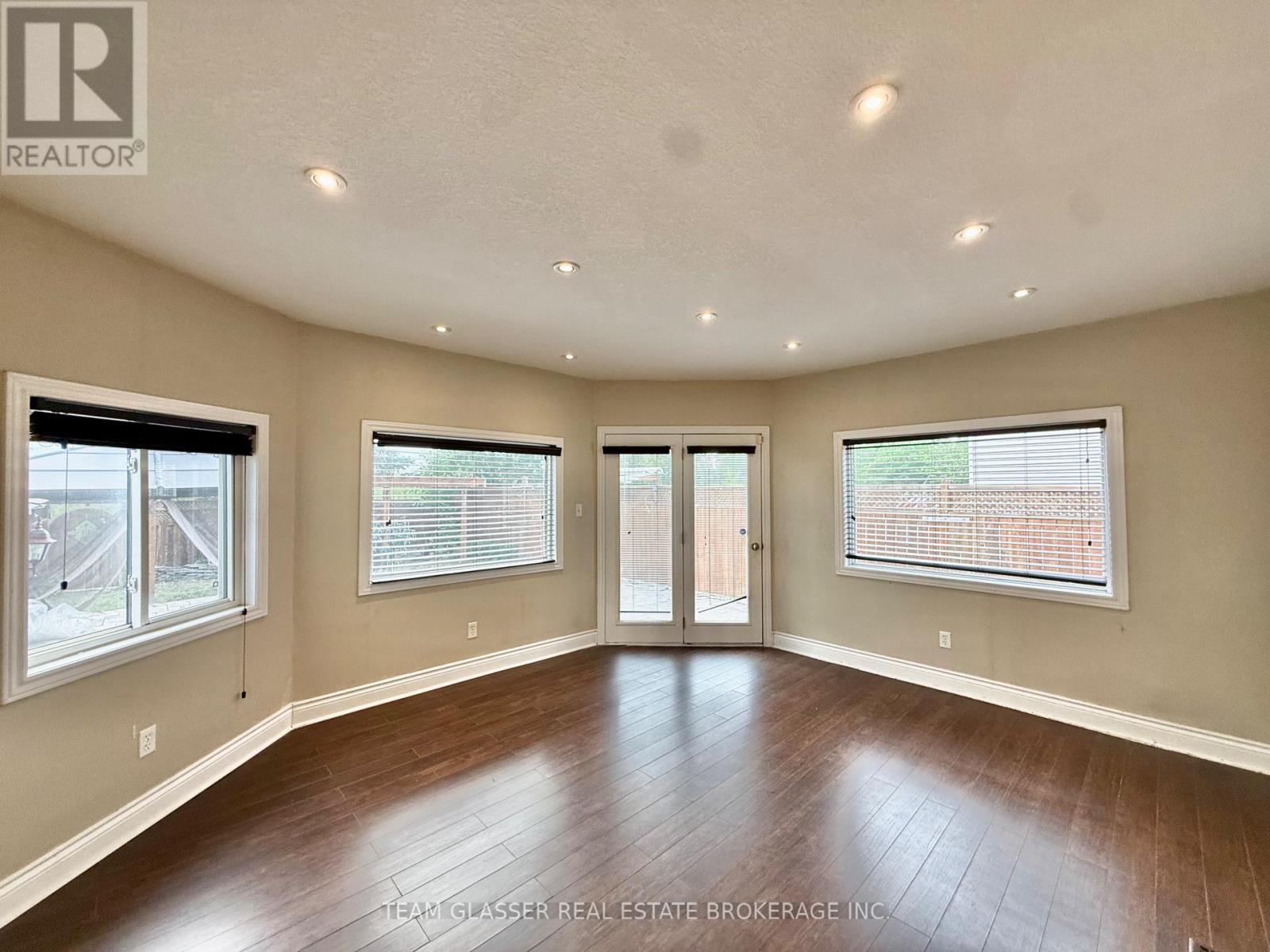 81 Erica Crescent, London South, Ontario  N6E 3P5 - Photo 2 - X13630814