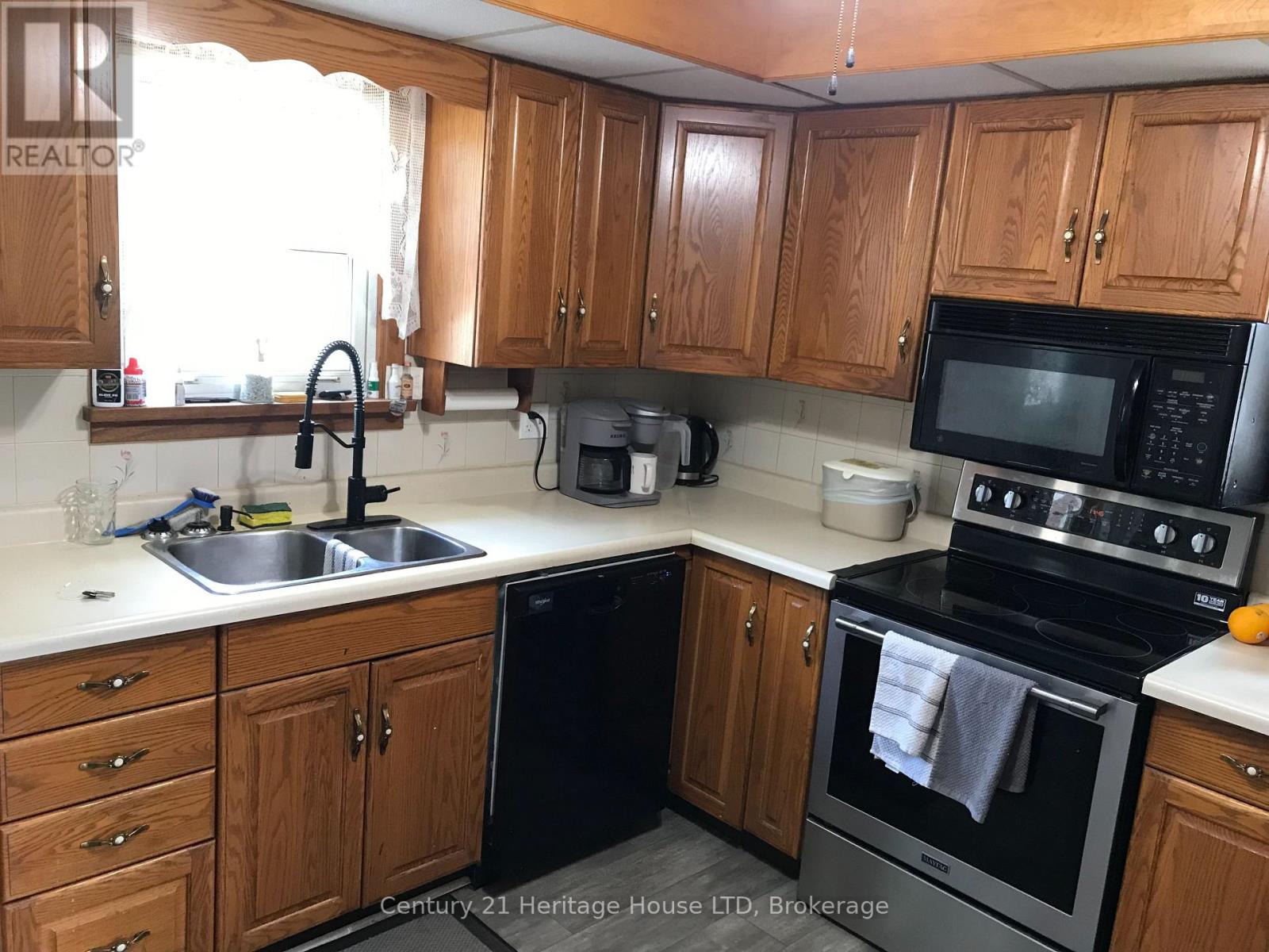 360 Emerick Avenue, Fort Erie, Ontario  L2A 2W9 - Photo 3 - X13119072