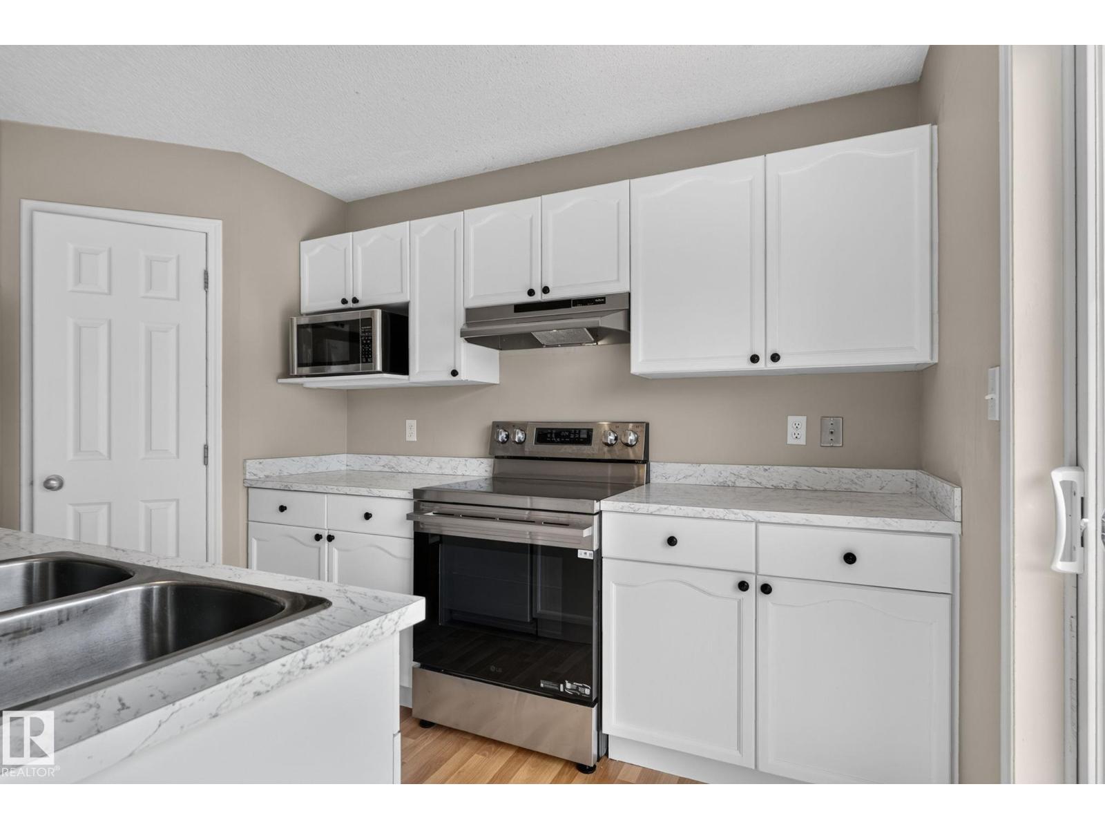 8923 173 Av NW, Edmonton, Alberta  T5Z 3W6 - Photo 12 - E4501880