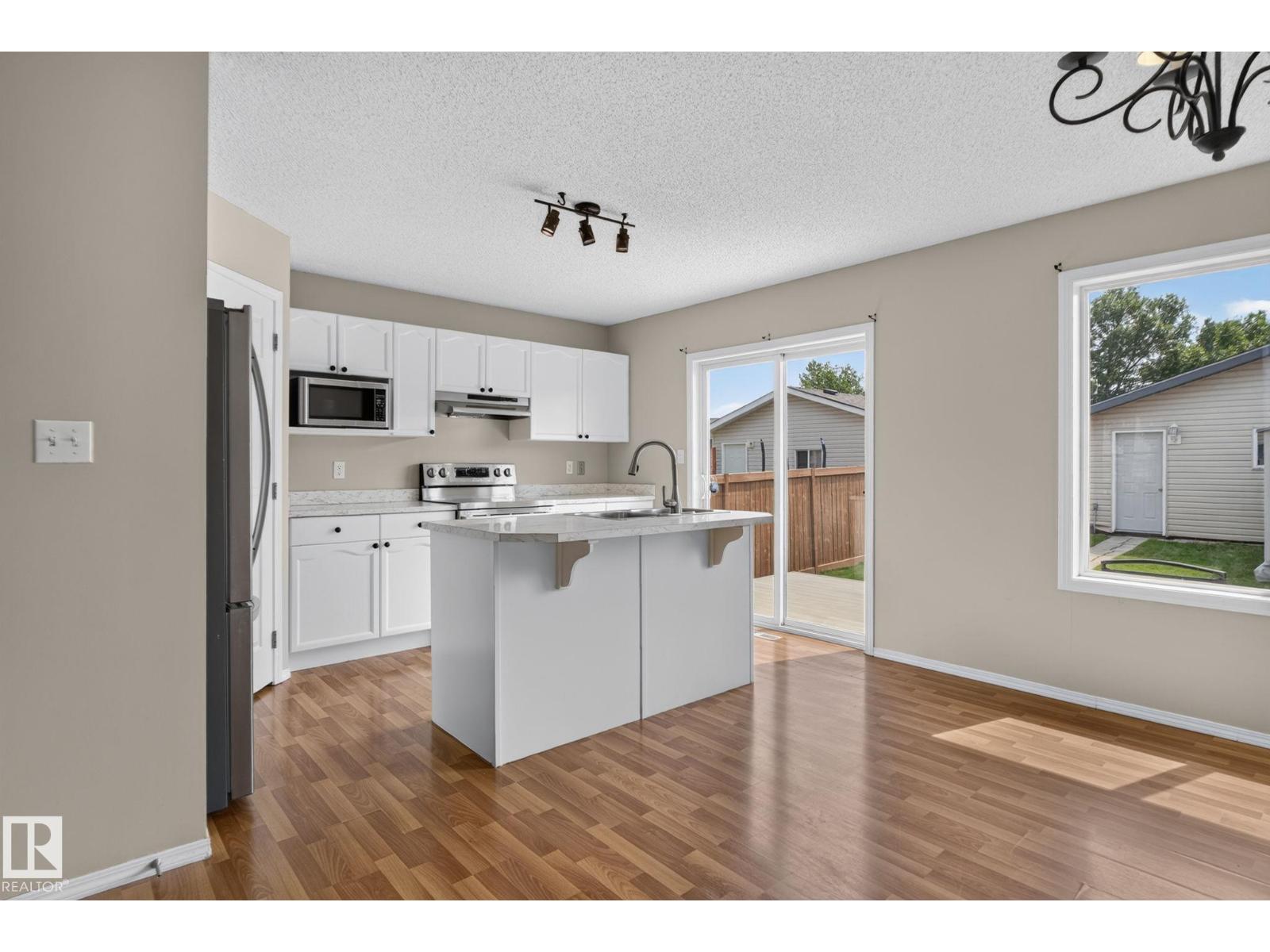 8923 173 Av NW, Edmonton, Alberta  T5Z 3W6 - Photo 9 - E4501880