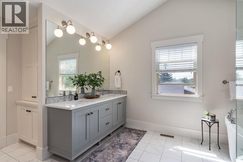 313 Centre Avenue SE, Airdrie, Alberta  T4B 1H6 - Photo 19 - A2327621
