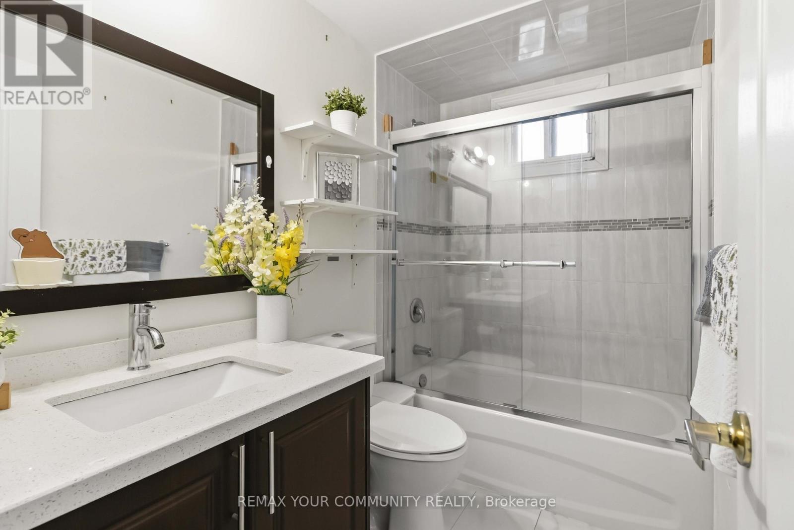 11 Grantbrook Court, Brampton, Ontario  L6S 2K8 - Photo 20 - W13622592