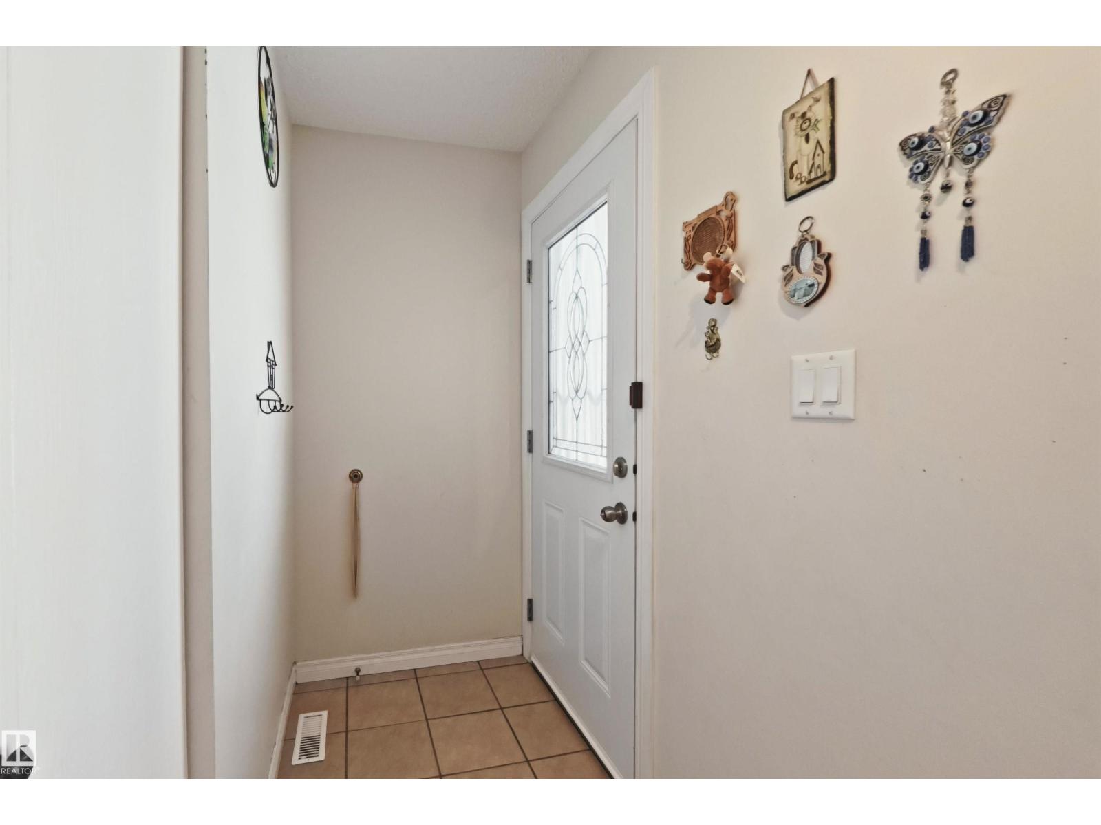 10031 173 Av Nw, Edmonton, Alberta  T5X 3Y1 - Photo 2 - E4480821