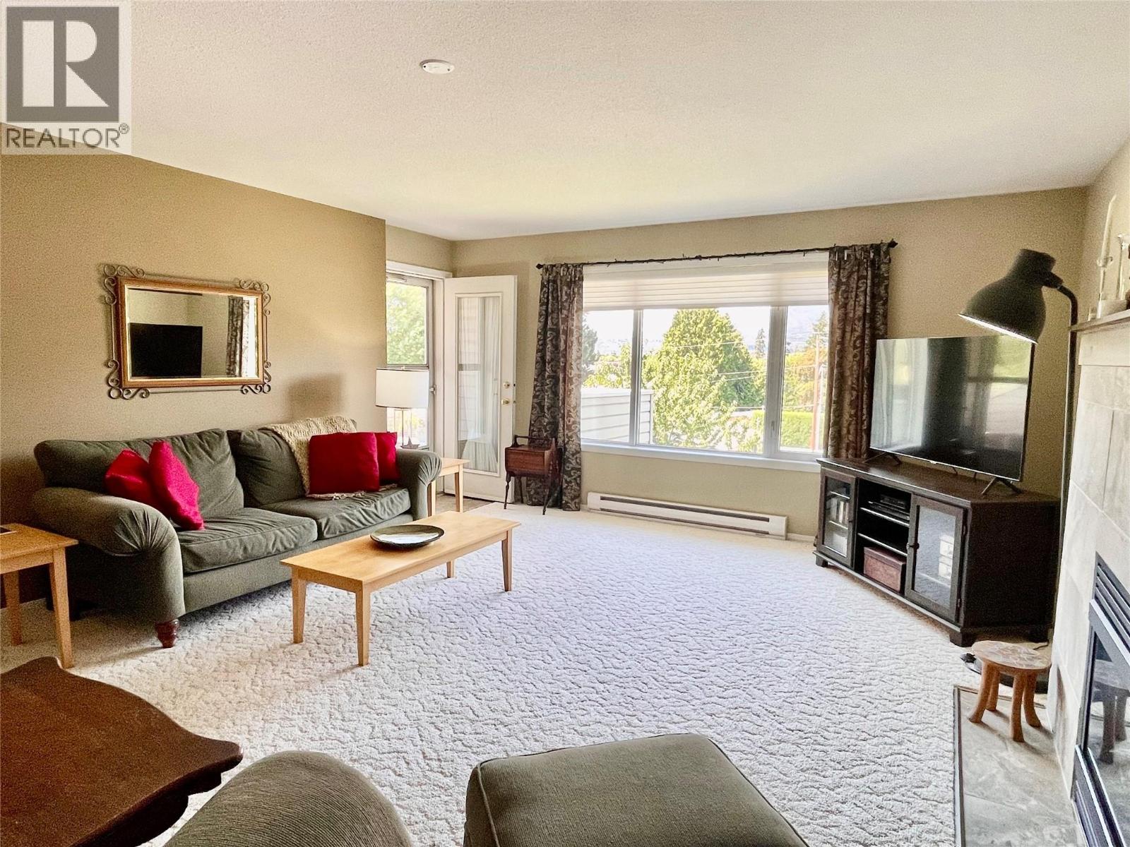 1672 Thayer Court, Kelowna, British Columbia  V1Y 8M2 - Photo 5 - 10389618