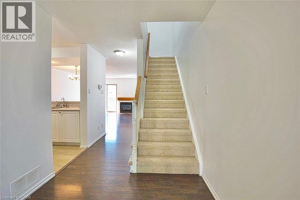 230 Blackhorne Drive Unit# 37, Kitchener, Ontario  N2E 1Z4 - Photo 4 - 40845338