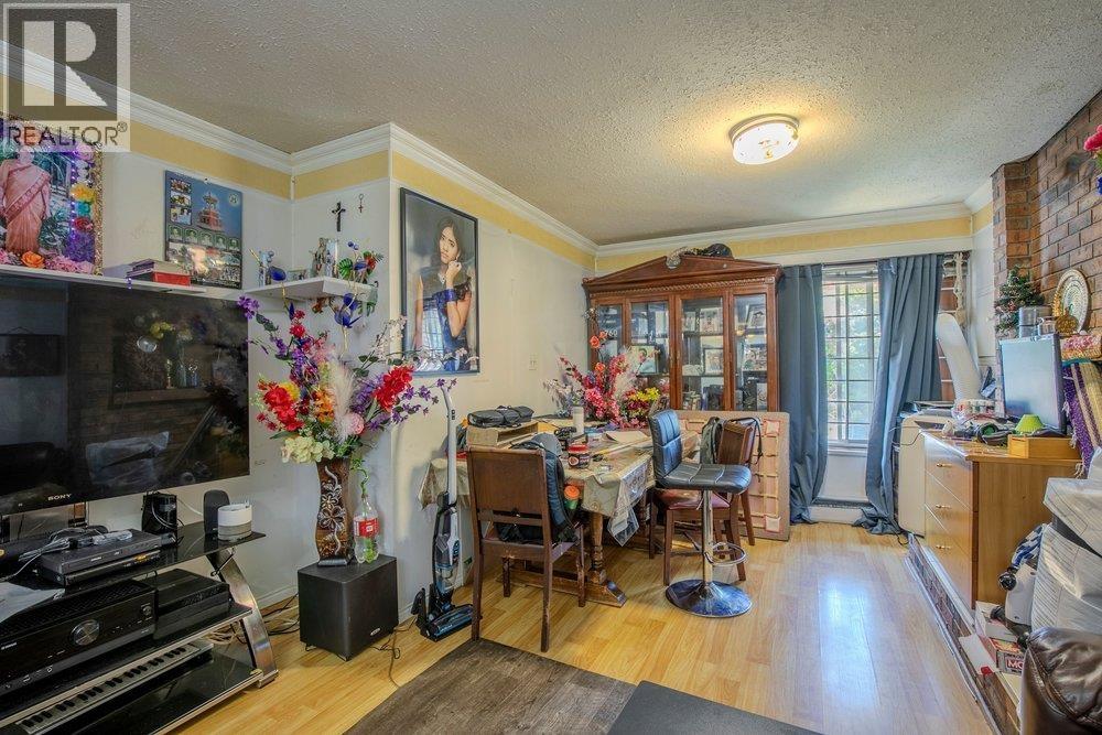 7477 7479 Holly Street, Burnaby, British Columbia  V5E 2C3 - Photo 5 - R3151875