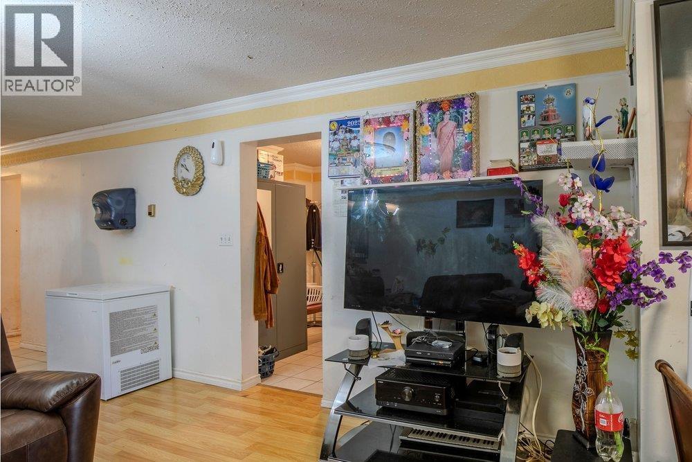 7477 7479 Holly Street, Burnaby, British Columbia  V5E 2C3 - Photo 8 - R3151875