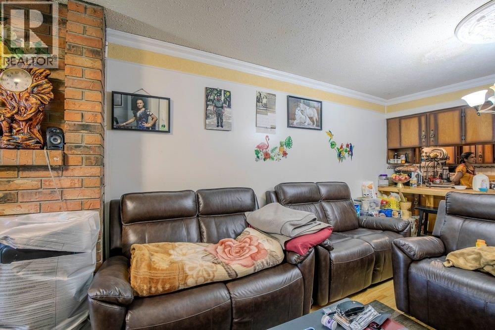 7477 7479 Holly Street, Burnaby, British Columbia  V5E 2C3 - Photo 7 - R3151875