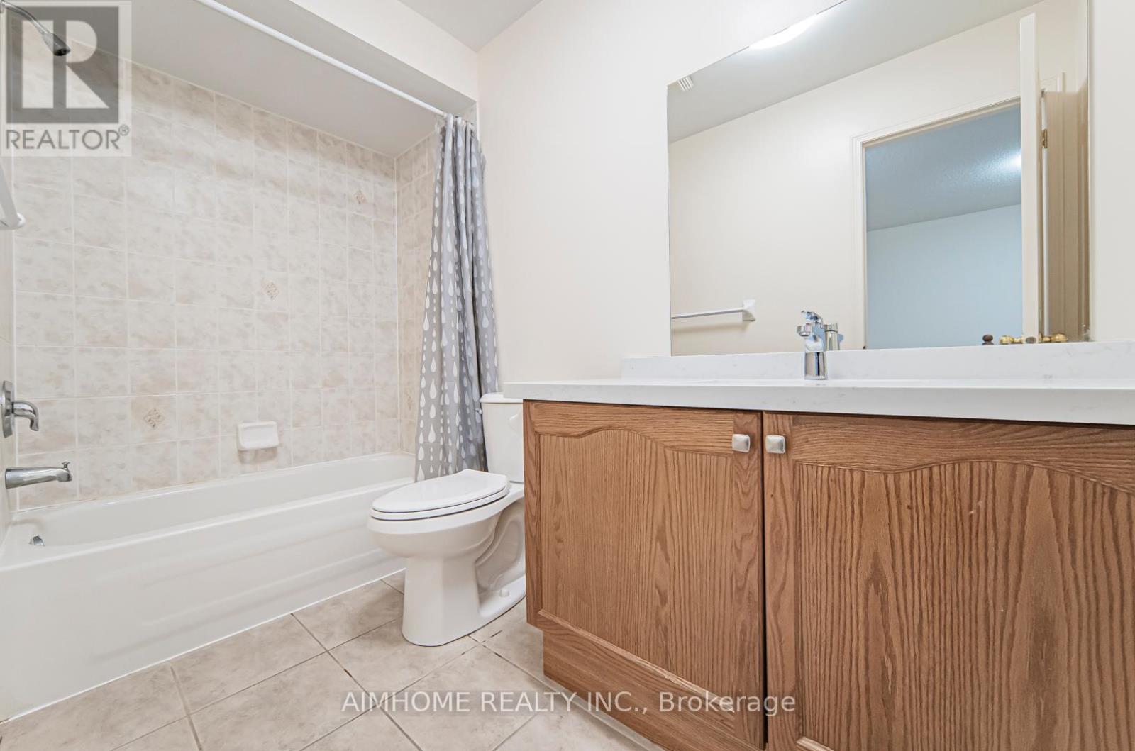 688 Courtney Valley Road, Mississauga, Ontario  L5V 0C3 - Photo 12 - W13628376