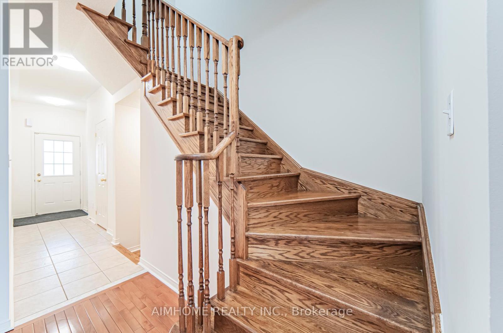 688 Courtney Valley Road, Mississauga, Ontario  L5V 0C3 - Photo 8 - W13628376