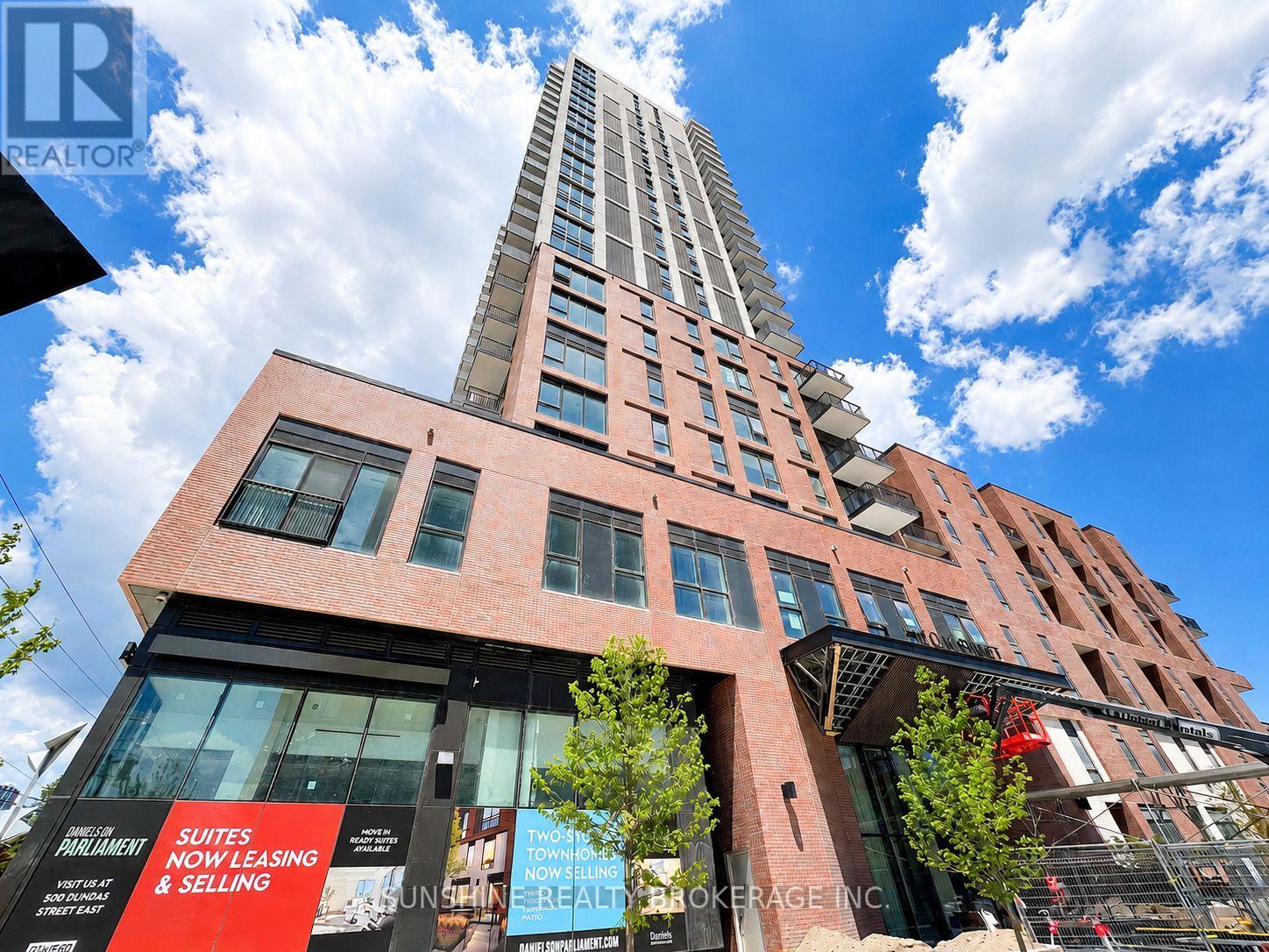 609 - 10 OAK STREET, Toronto, Ontario