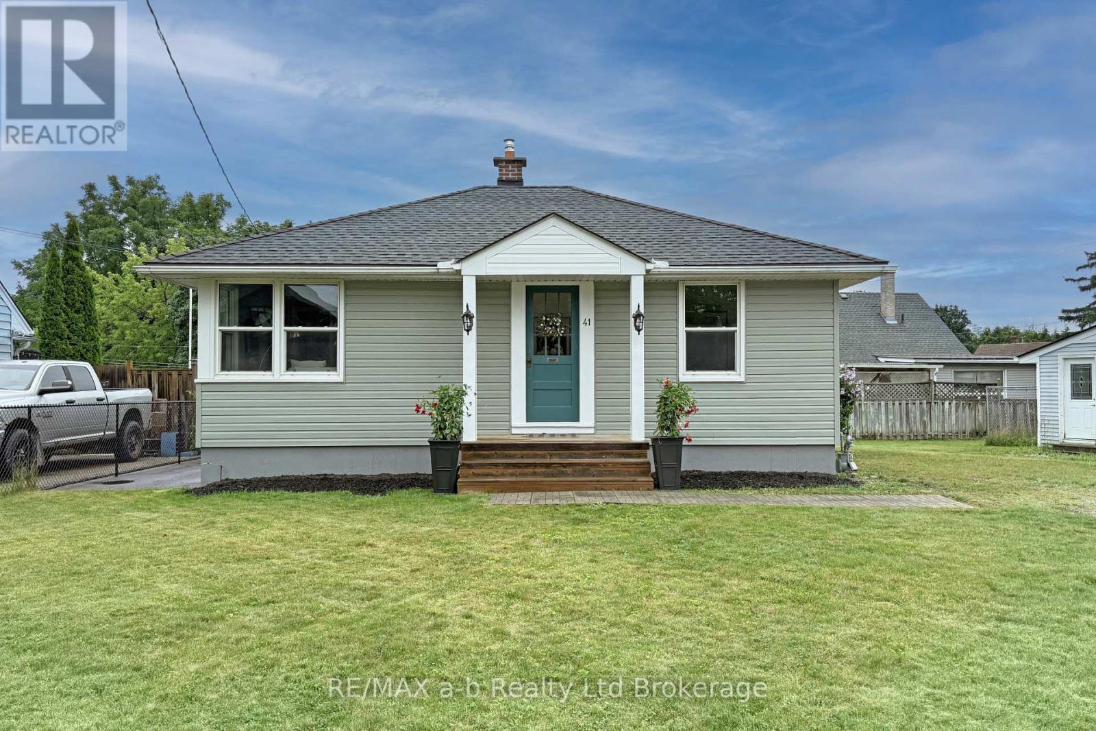 41 KENSINGTON STREET, Woodstock, Ontario
