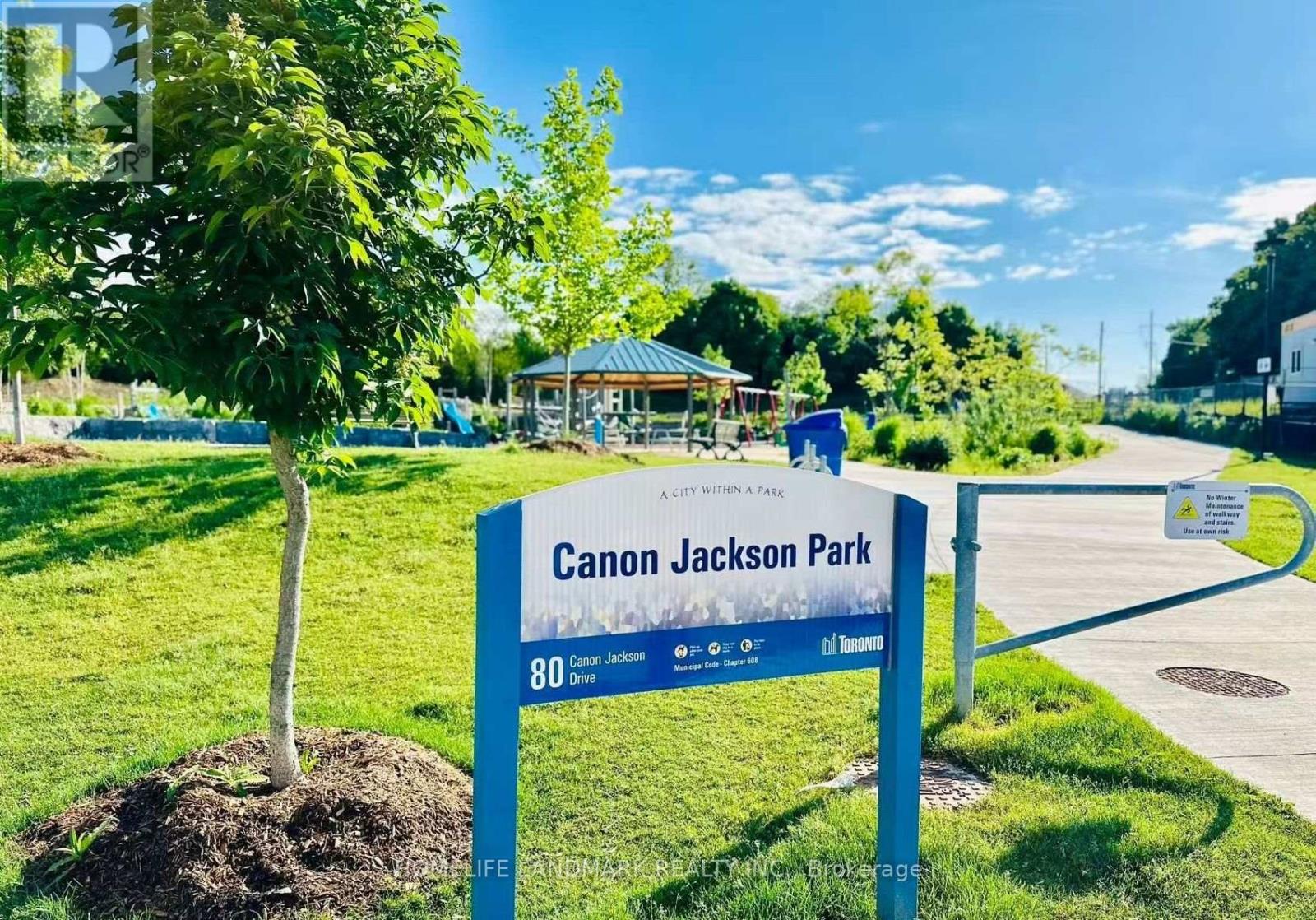 P102 - 145 Canon Jackson Drive, Toronto, Ontario  M6M 2G1 - Photo 13 - W13630868