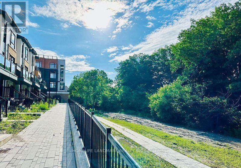 P102 - 145 Canon Jackson Drive, Toronto, Ontario  M6M 2G1 - Photo 15 - W13630868