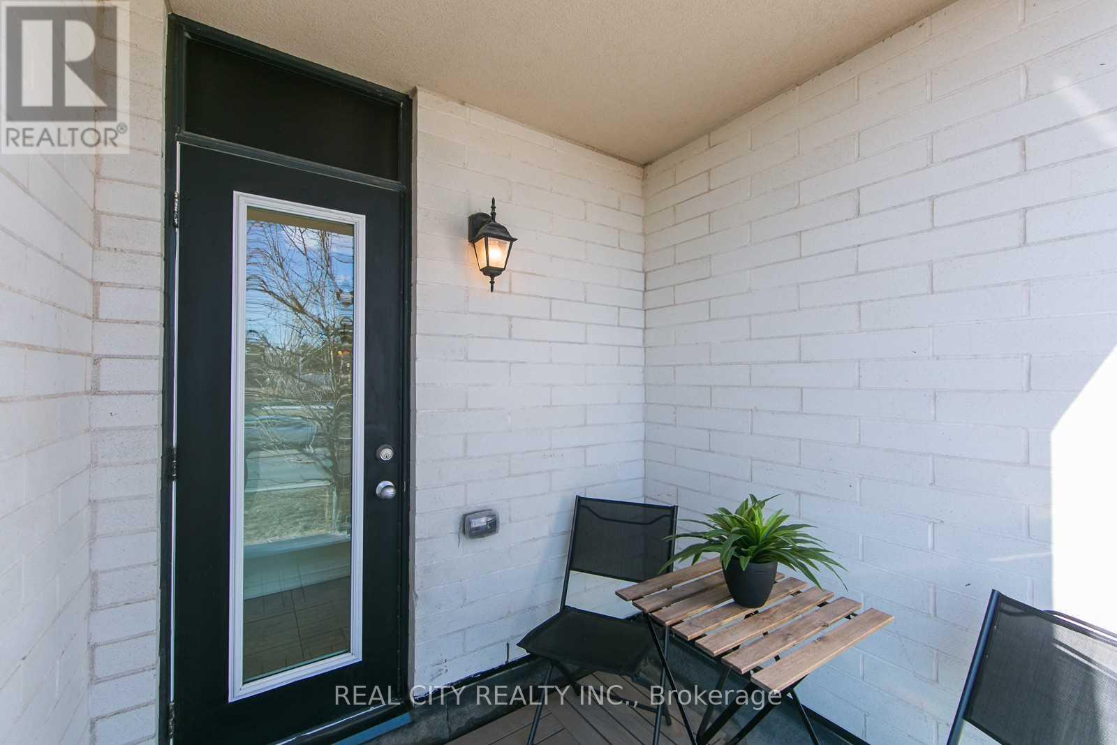 510 - 142 Widdicombe Hill Boulevard, Toronto, Ontario  M9R 0A9 - Photo 2 - W13630876