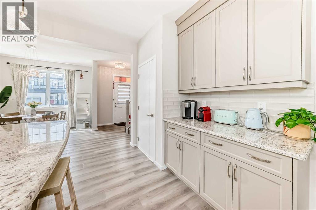 131 Carringham Road NW, Calgary, Alberta  T3P 1V3 - Photo 11 - A2316933