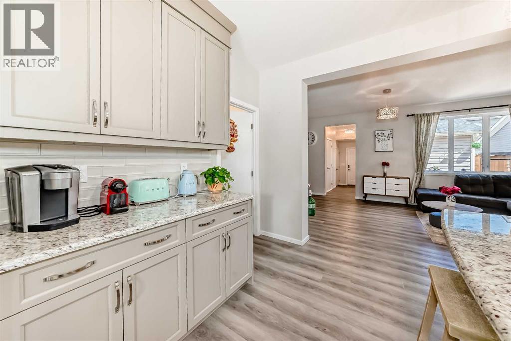 131 Carringham Road NW, Calgary, Alberta  T3P 1V3 - Photo 12 - A2316933