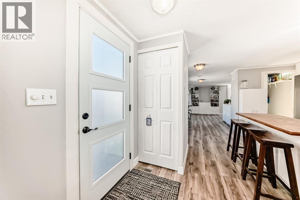 124 Big Springs Drive Se, Airdrie, Alberta  T4A 1J9 - Photo 5 - A2312597