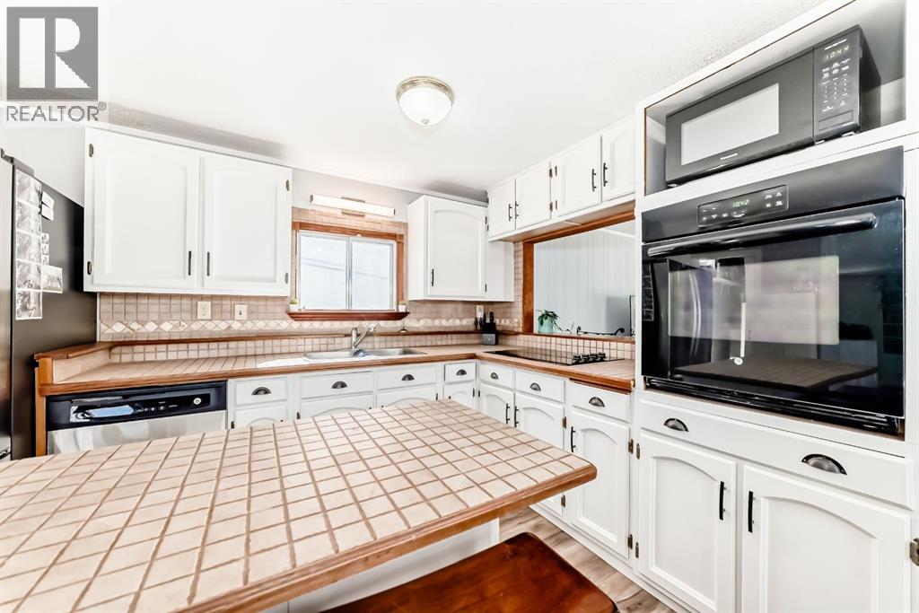 124 Big Springs Drive Se, Airdrie, Alberta  T4A 1J9 - Photo 8 - A2312597