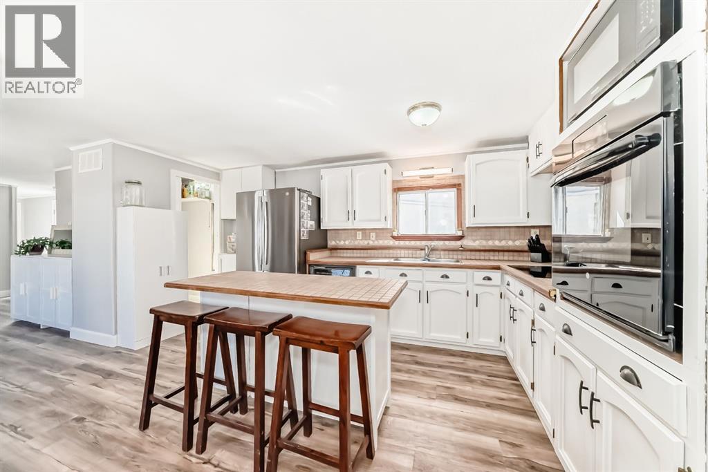 124 Big Springs Drive Se, Airdrie, Alberta  T4A 1J9 - Photo 6 - A2312597
