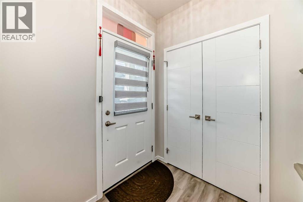 131 Carringham Road NW, Calgary, Alberta  T3P 1V3 - Photo 4 - A2316933