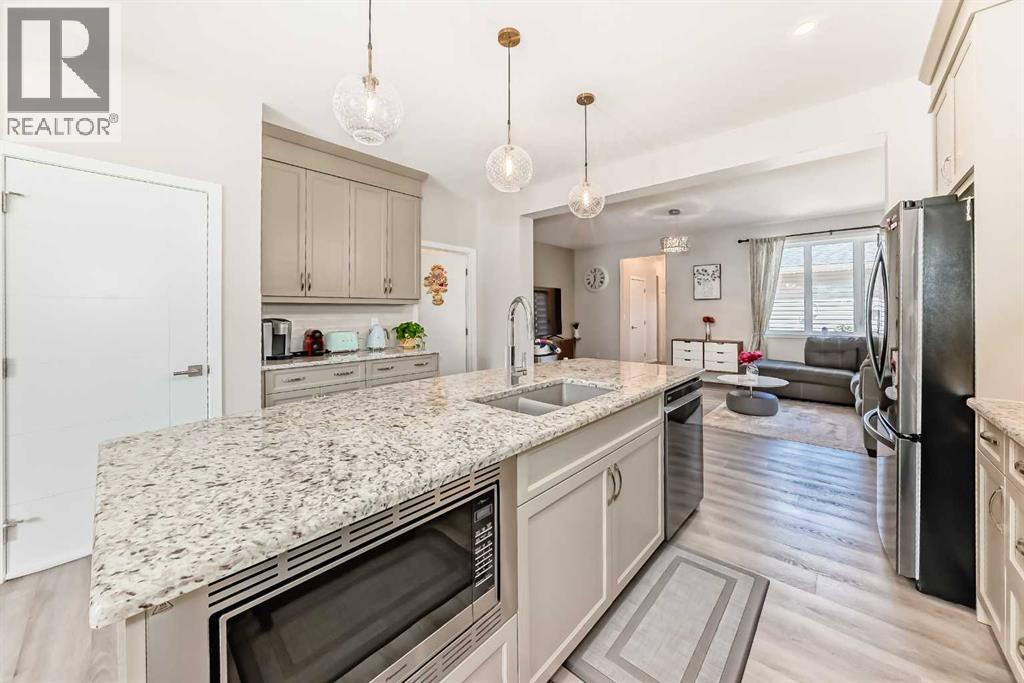 131 Carringham Road NW, Calgary, Alberta  T3P 1V3 - Photo 8 - A2316933