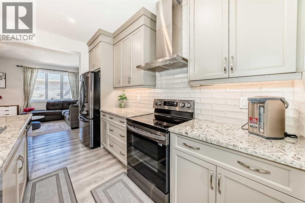 131 Carringham Road NW, Calgary, Alberta  T3P 1V3 - Photo 7 - A2316933