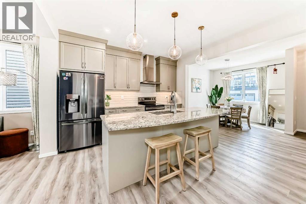 131 Carringham Road NW, Calgary, Alberta  T3P 1V3 - Photo 5 - A2316933
