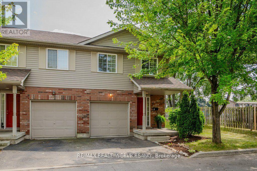 17 - 120 Dudhope Avenue, Cambridge, Ontario  N1R 4T7 - Photo 2 - X13630870
