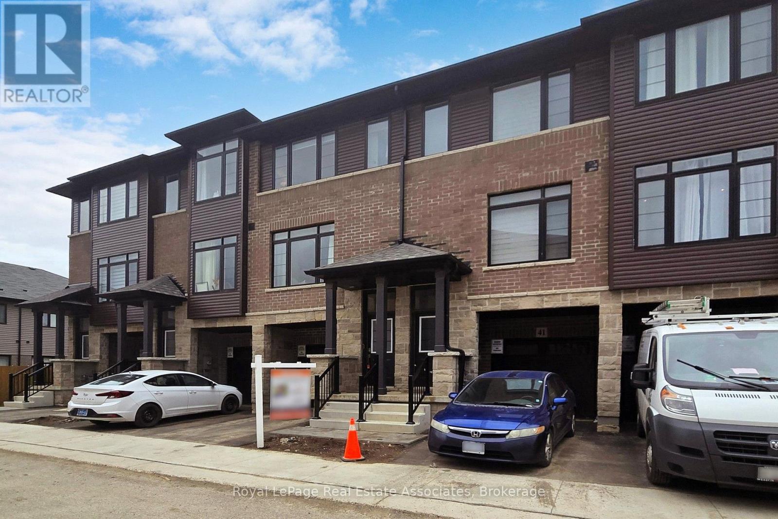 40 - 461 Blackburn Drive, Brantford, Ontario N3T 0W9 - Photo 2 - X13630210