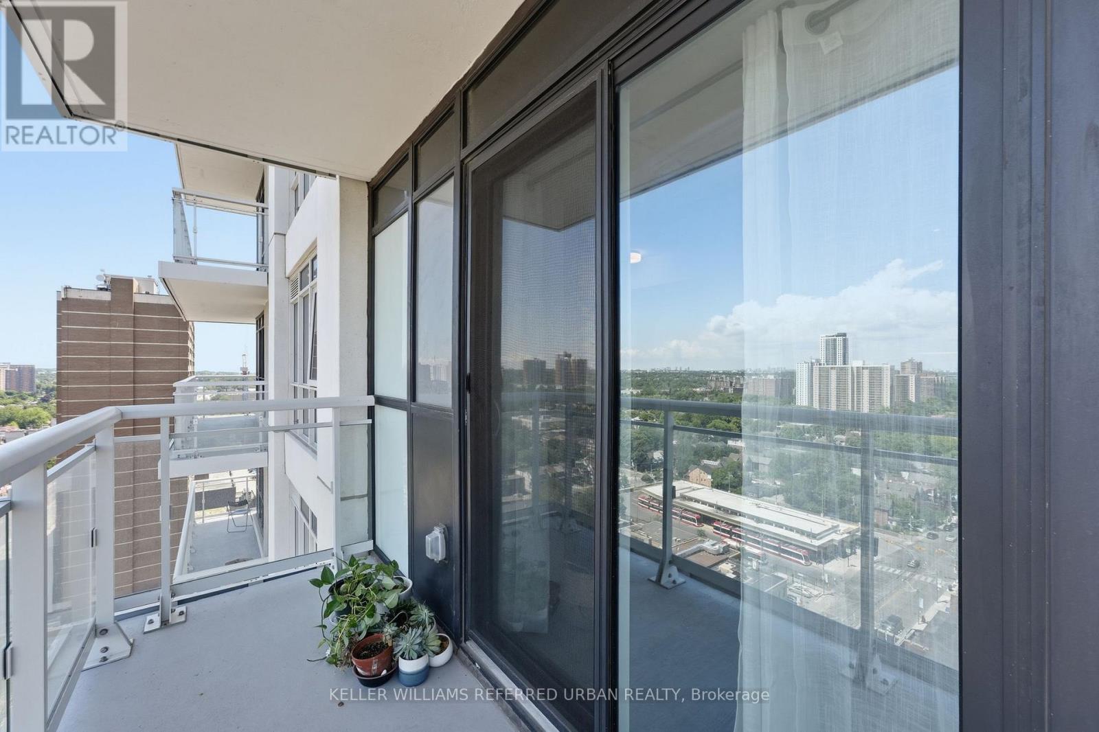 1702 - 286 Main Street, Toronto, Ontario  M4C 4X4 - Photo 13 - E13555694