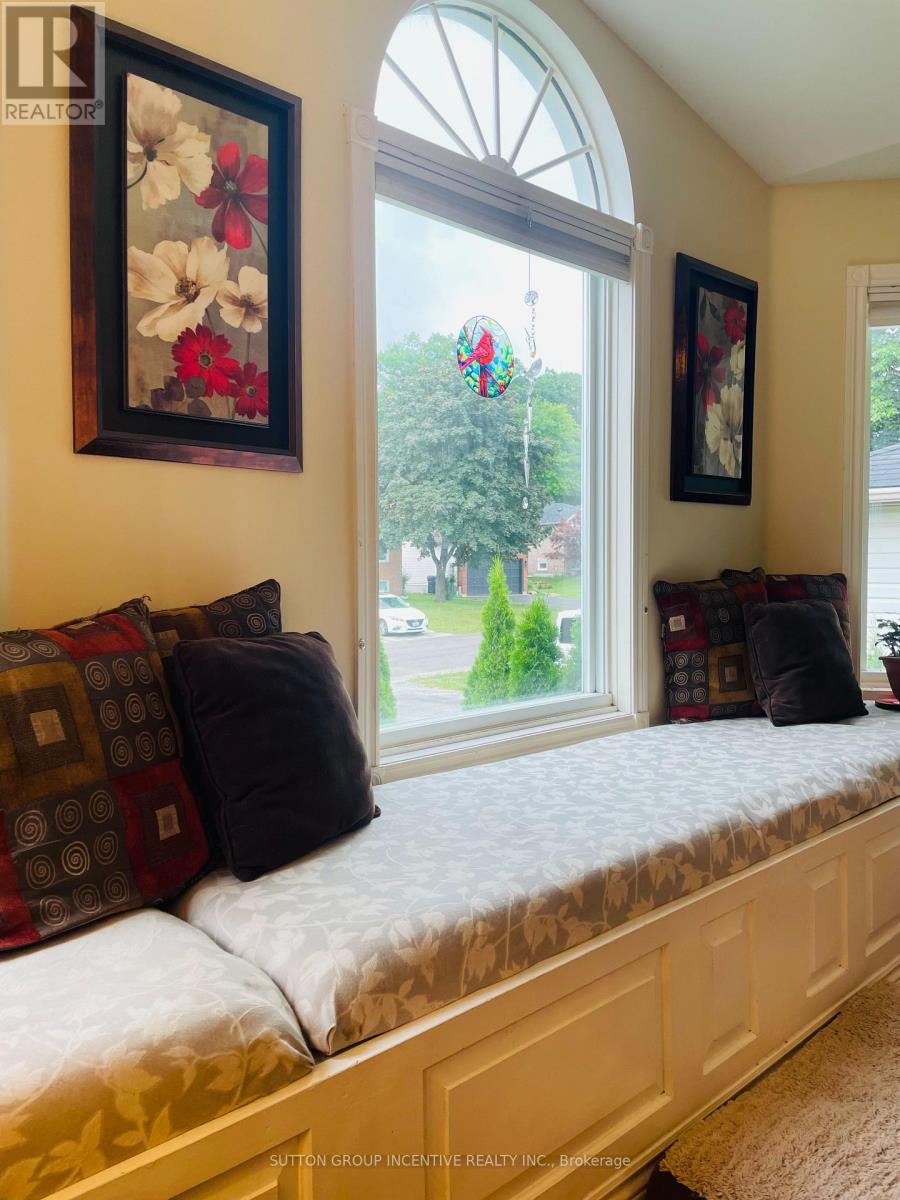 48 Wesley Avenue, Wasaga Beach, Ontario  L9Z 1C8 - Photo 5 - S13597418
