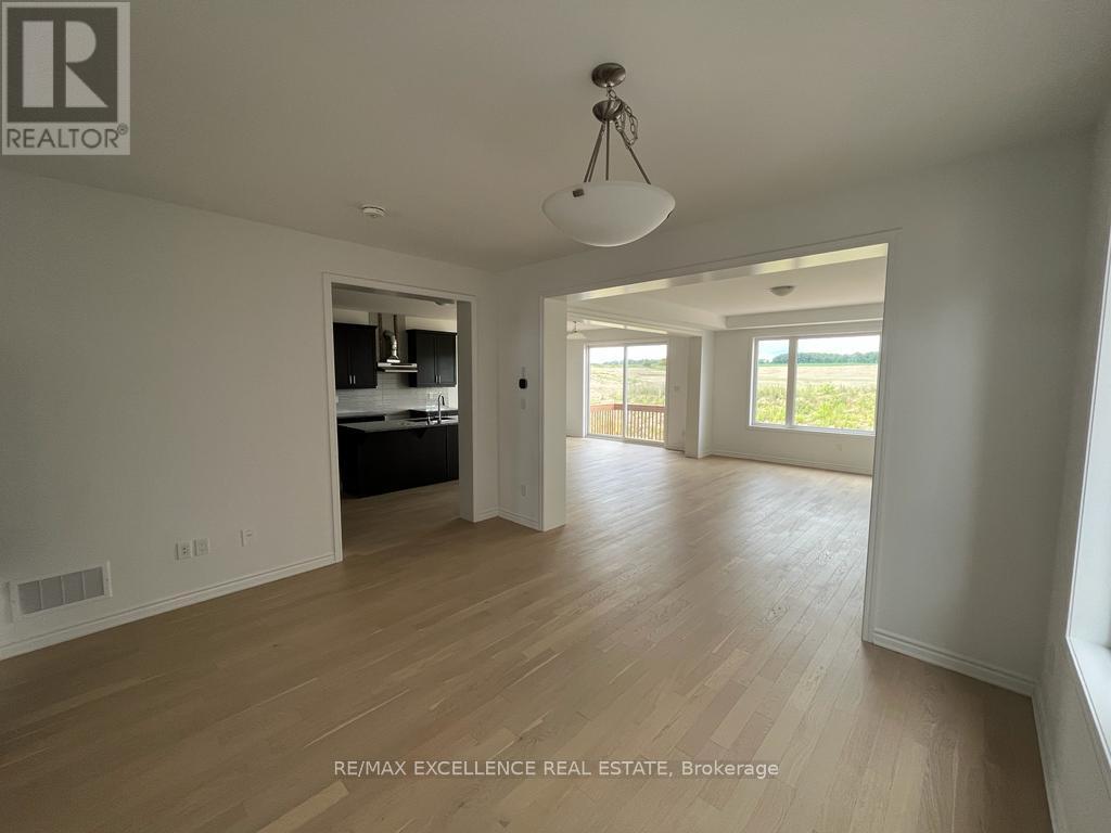 146 Forestwalk Street, Kitchener, Ontario  N2R 0S9 - Photo 2 - X13629444