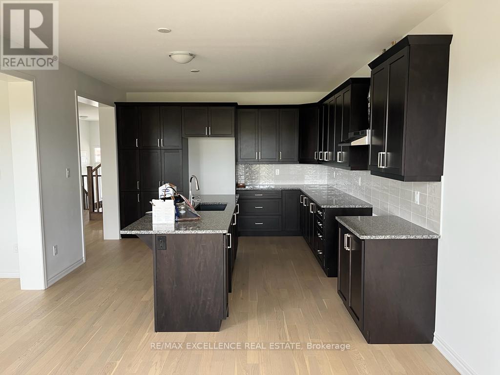 146 Forestwalk Street, Kitchener, Ontario  N2R 0S9 - Photo 3 - X13629444