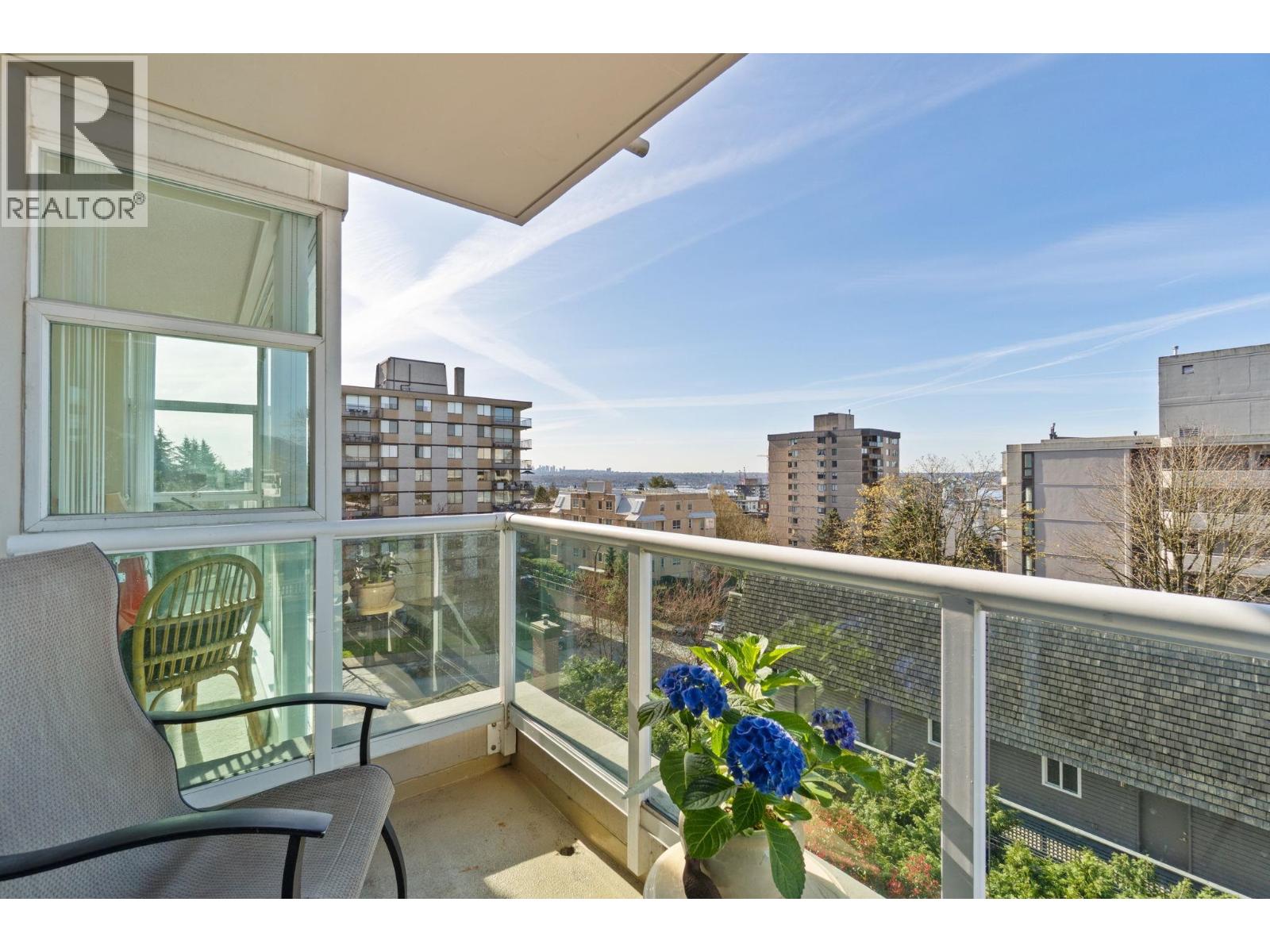 602 567 LONSDALE AVENUE, North Vancouver, British Columbia
