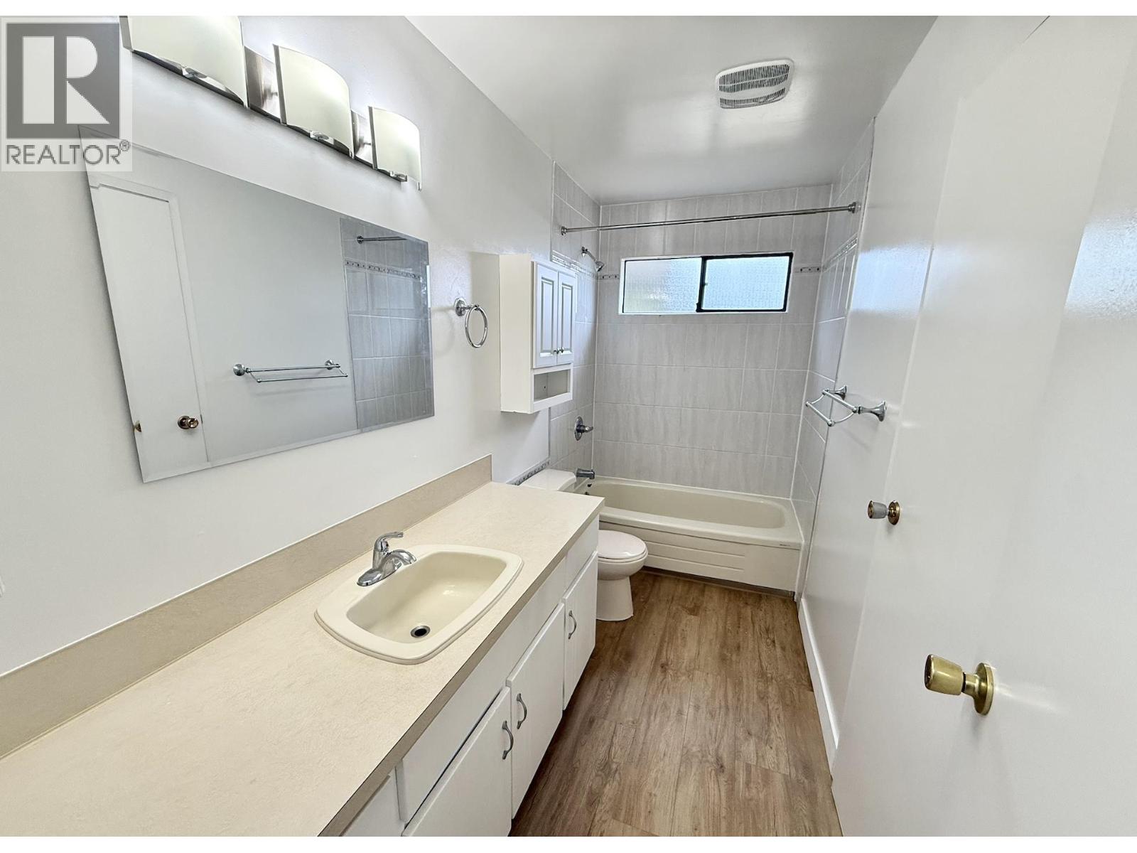 3220 Harwood Avenue, Coquitlam, British Columbia  V3E 1T8 - Photo 10 - R3149123